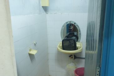 Taman Putra Budiman Flat