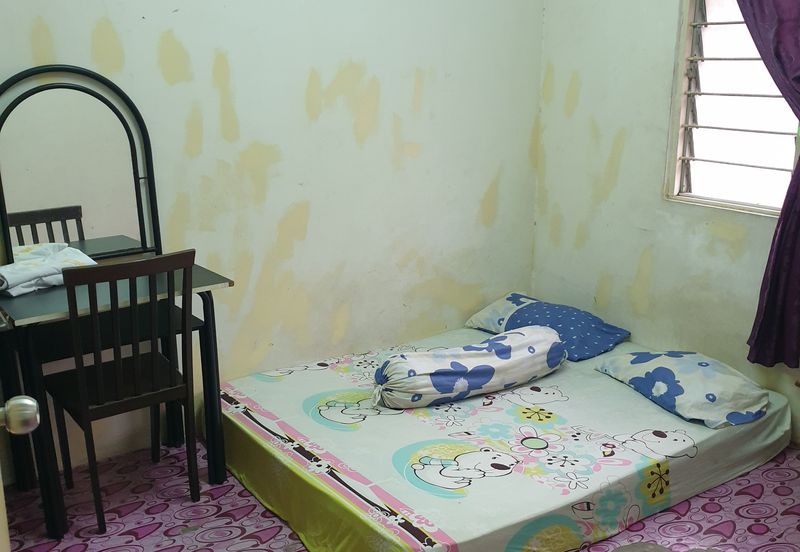 Taman Putra Budiman Flat