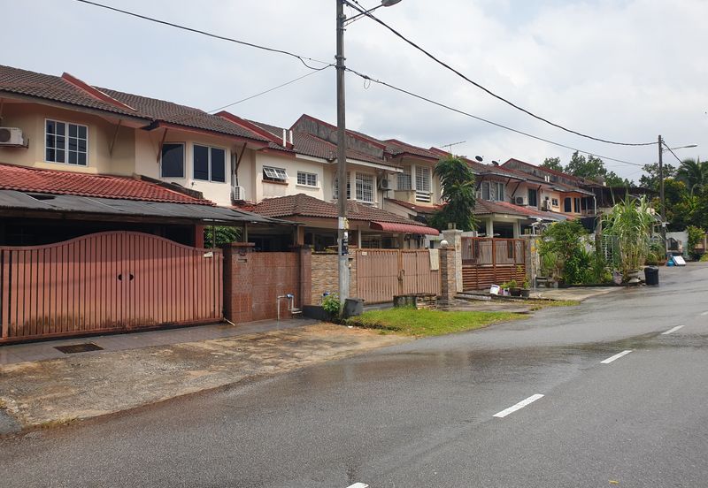Taman Saujana Puchong