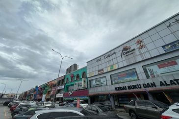 Kajang Town, Tenanted, Jalan Tun Abdul Aziz