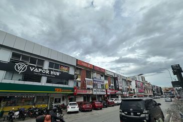 Kajang Town, Tenanted, Jalan Tun Abdul Aziz