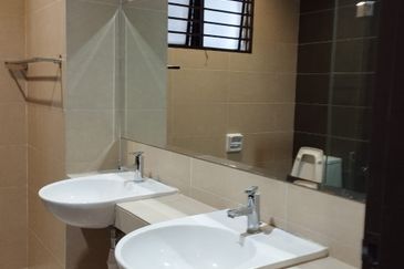 Cheap and Nice 2 Storey Terrace House @ Bandar Puteri Puchong For Sale