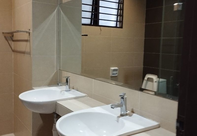 Cheap and Nice 2 Storey Terrace House @ Bandar Puteri Puchong For Sale