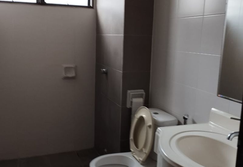 Cheap and Nice 2 Storey Terrace House @ Bandar Puteri Puchong For Sale