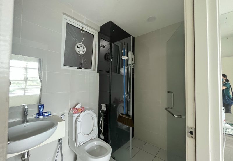 La Thea Residences @ 16 Sierra