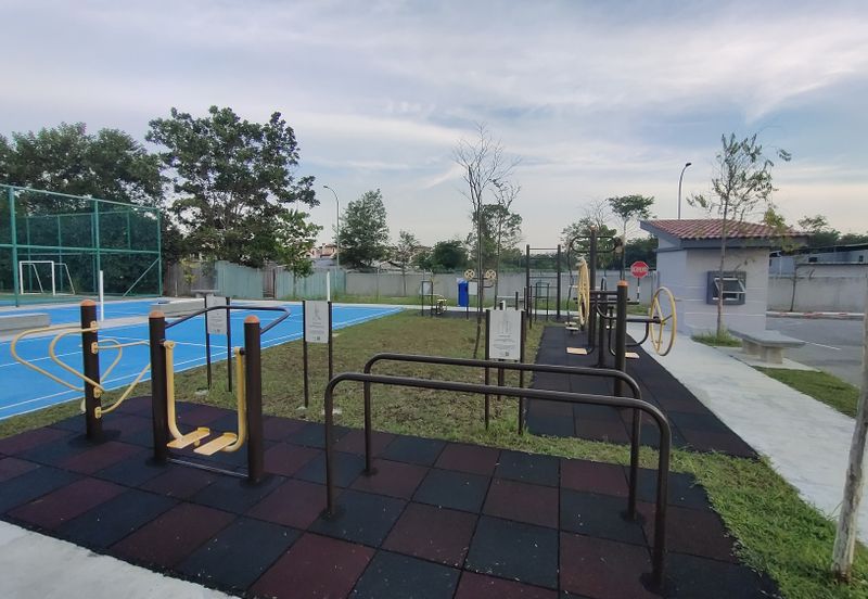 Akasia Diamond Apartment , Diamond City (New Unit/Partly Furnish)