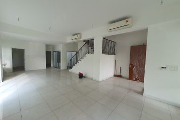 Parkfield Residences, Tropicana Heights