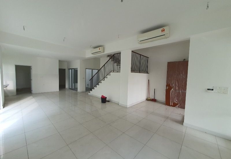 Parkfield Residences, Tropicana Heights