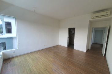 Parkfield Residences, Tropicana Heights