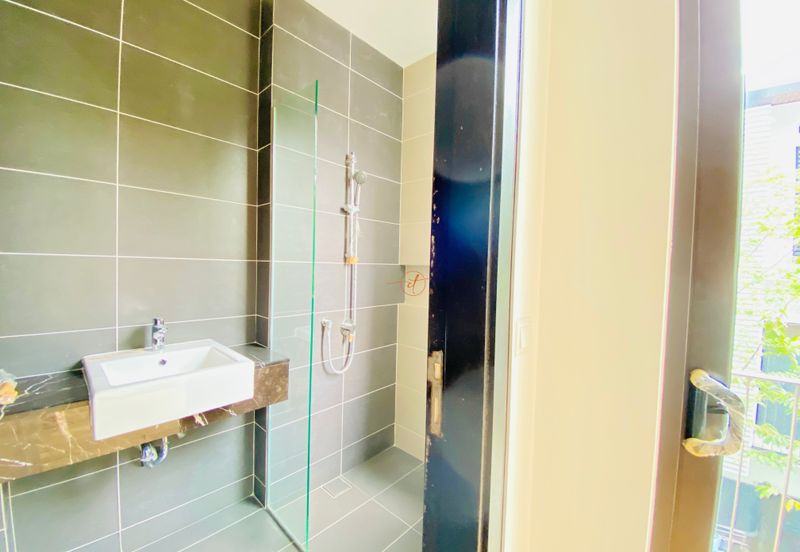 Duta Villa, Setia Alam