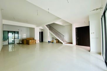 Duta Villa, Setia Alam
