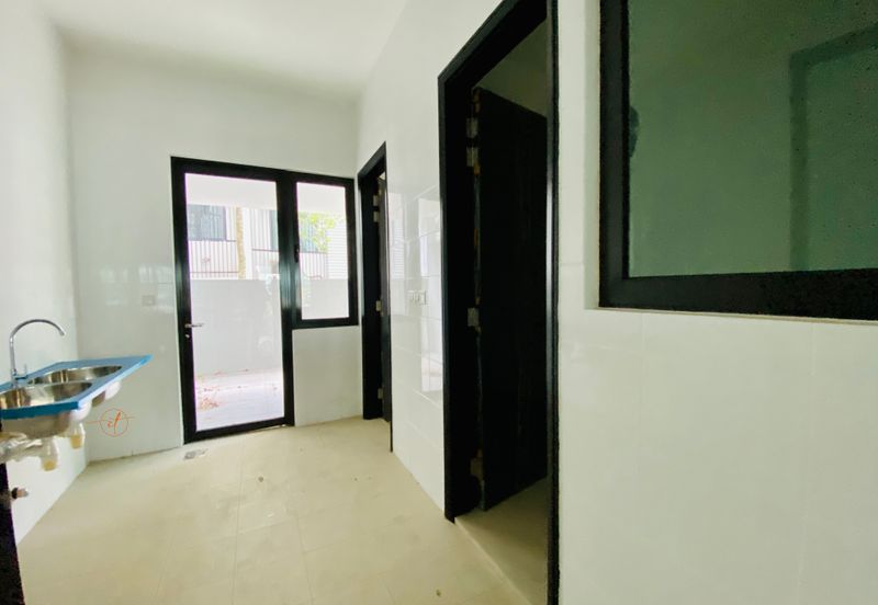 Duta Villa, Setia Alam