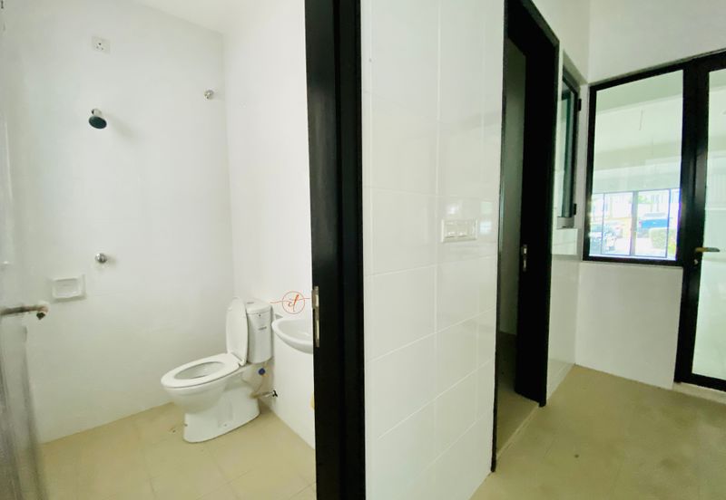 Duta Villa, Setia Alam