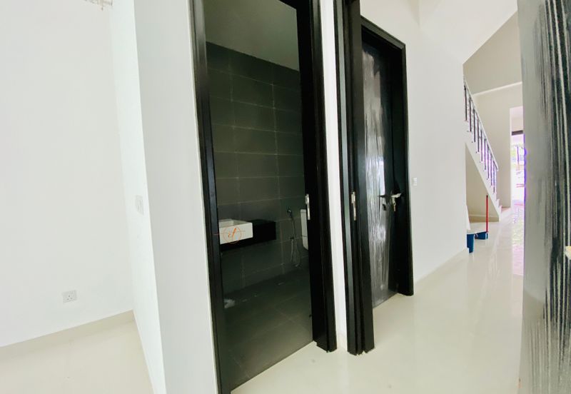 Duta Villa, Setia Alam