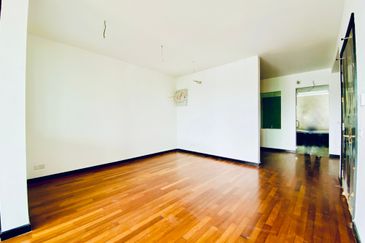 Duta Villa, Setia Alam