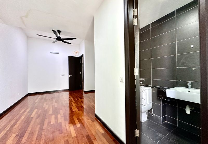 Duta Villa, Setia Alam