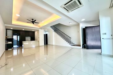 Duta Villa, Setia Alam