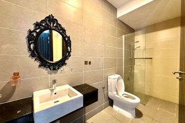 Duta Villa, Setia Alam