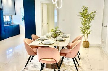 Solar Panel and Swimming Pool* for Double-Storey Super link Home  at Shah Alam. Corner Lot Available!!