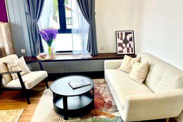 Solar Panel and Swimming Pool* for Double-Storey Super link Home  at Shah Alam. Corner Lot Available!!