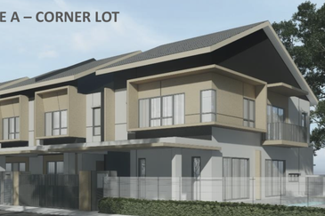 Solar Panel and Swimming Pool* for Double-Storey Super link Home  at Shah Alam. Corner Lot Available!!