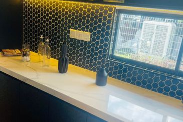 Solar Panel and Swimming Pool* for Double-Storey Super link Home  at Shah Alam. Corner Lot Available!!