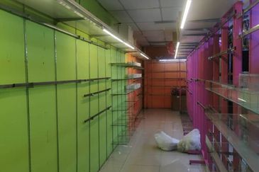 Tasek Facing main road shop For Sale and Rent 