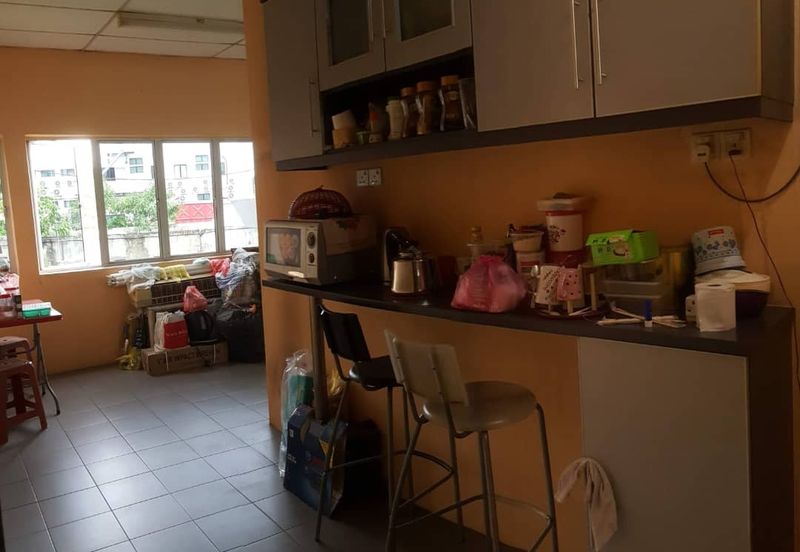 Nice Renovation Ground Floor Shop Lot For Rent 