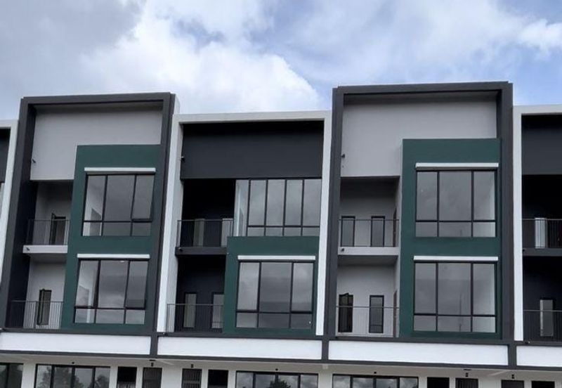 Taman Mount Austin Commercial