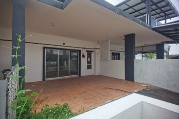 PD - Prima Residensi Port Dickson - Teres 2 - 4bilik 3tandas Lukut Pork Dickson