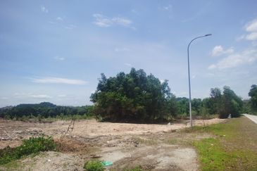 Sepang Bandar Baru Salak Tinggi  - Commercial Empty Land to Let - Sepang