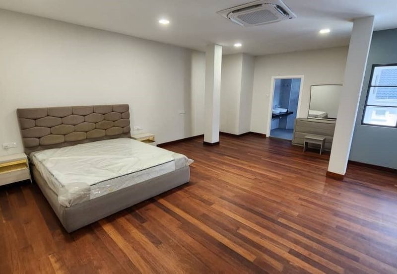 Jalan Bukit Antarabangsa 