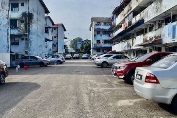 Flat Taman Ungku Tun Aminah