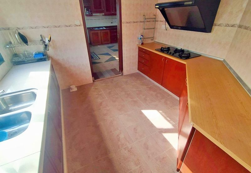 BUNGALOW WOTH POOL , BANANG , BATU PAHAT