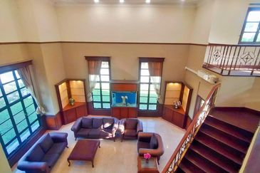 BUNGALOW WOTH POOL , BANANG , BATU PAHAT