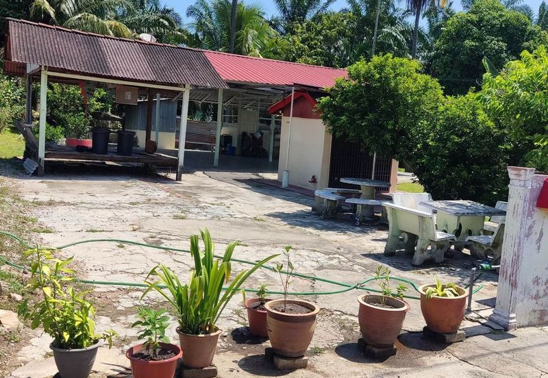 Tanah commercial For SALE / RENT Pekan Sungai Karangan