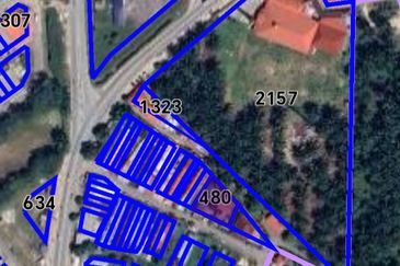 Tanah commercial For SALE / RENT Pekan Sungai Karangan