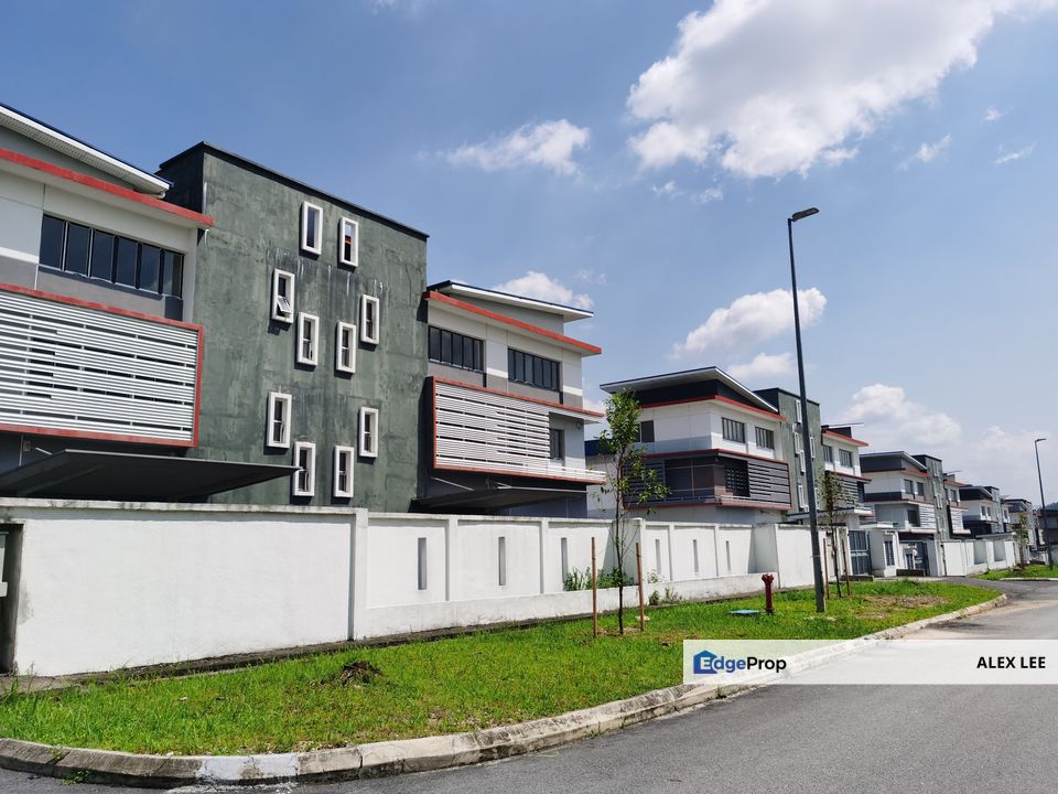 Semi-D Factory for Sell at Rawang Integrated Park, Selangor, Rawang