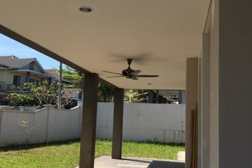 2 STORY LINK BUNGALOW FIR SALE @ BANDAR MERU RAYA IPOH