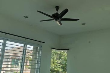 2 STORY LINK BUNGALOW FIR SALE @ BANDAR MERU RAYA IPOH