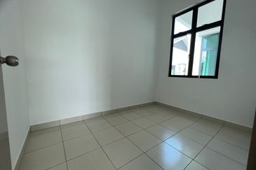 10 ft Tanah Tepi Rumah Setingkat Semi D - Freehold located Krubong Cheng Bertam Melaka