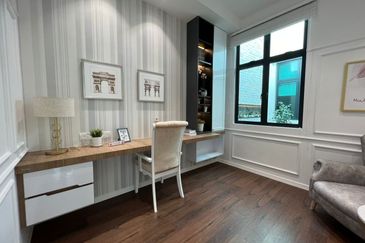 10 ft Tanah Tepi Rumah Setingkat Semi D - Freehold located Krubong Cheng Bertam Melaka