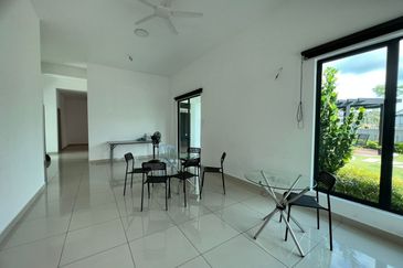 10 ft Tanah Tepi Rumah Setingkat Semi D - Freehold located Krubong Cheng Bertam Melaka