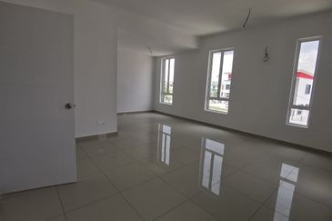 Bungalow Gated Guarded Bungalow Double Storey nr Bemban Jasin Melaka