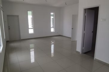 Bungalow Gated Guarded Bungalow Double Storey nr Bemban Jasin Melaka