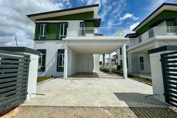 Bungalow Gated Guarded Bungalow Double Storey nr Bemban Jasin Melaka