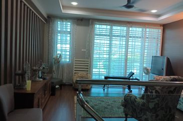 Corner Lot Gated Guarded Freehold Double Storey Bungalow at Paya Rumput Cheng Melaka