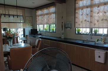 Corner Lot Gated Guarded Freehold Double Storey Bungalow at Paya Rumput Cheng Melaka