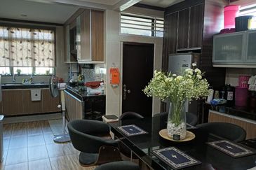 Corner Lot Gated Guarded Freehold Double Storey Bungalow at Paya Rumput Cheng Melaka