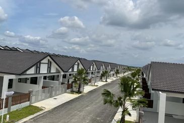 Freehold Single Storey Gated 22 x 70 sq.ft nr Jasin Tol Bemban Ayer Keroh Mydin